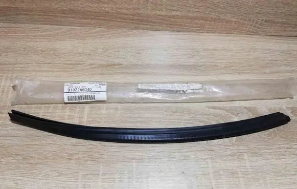 Subaru Forester SF Rubber seal rear door 91022AG040 NEWGENUINEOE