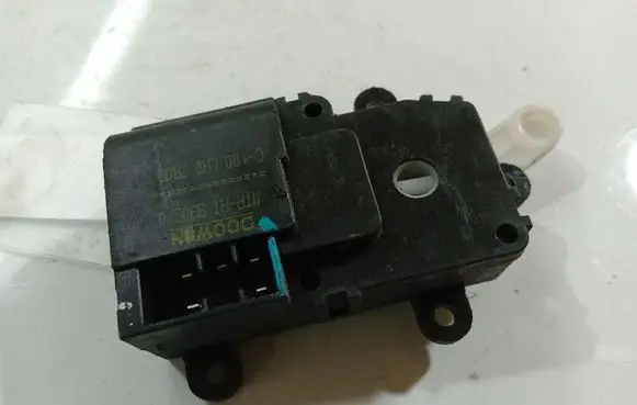 Chevrolet Captiva Air flap motor/actuator MTRA1830970
