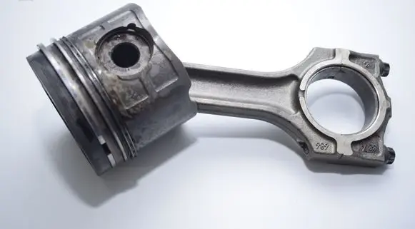 BMW 5 E39 Piston with connecting rod