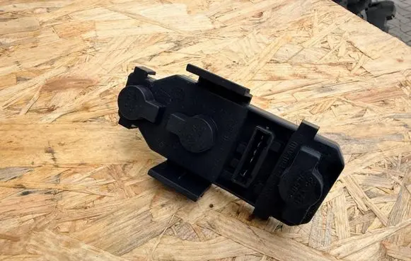 Audi A6 S6 C5 4B Tail light bulb cover holder BL3158B
