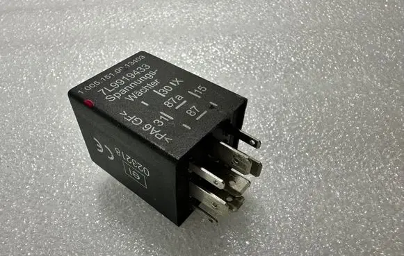 Volkswagen Touareg I Other relay 7L9919433