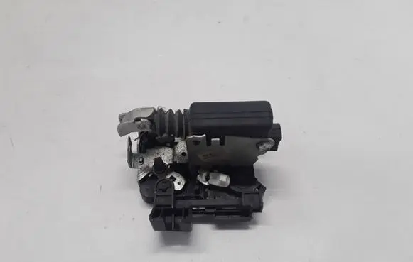 Dacia Duster Front door lock 8200735224