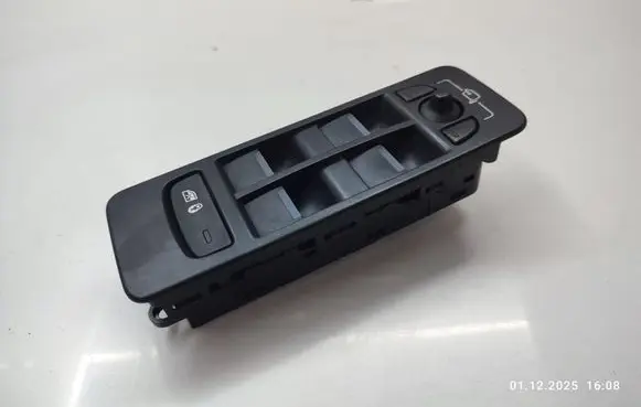 Land Rover Discovery Sport Electric window control switch