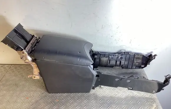 Lexus LS 460 - 600H Armrest 5886250040