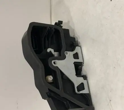 BMW X6 E71 Rear door lock 7318417