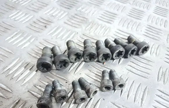 BMW 1 E81 E87 Flywheel bolts 
