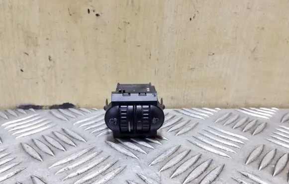 Volkswagen Golf VI Headlight level adjustment motor 5K0941333