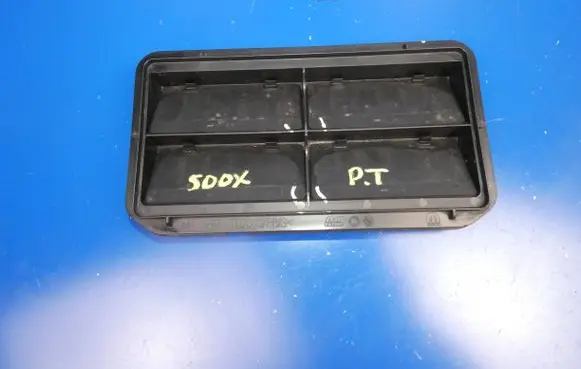 Fiat 500X Quarter panel pressure vent 