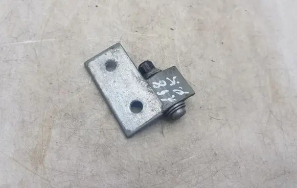 BMW 5 E39 Front door upper hinge 415119603079