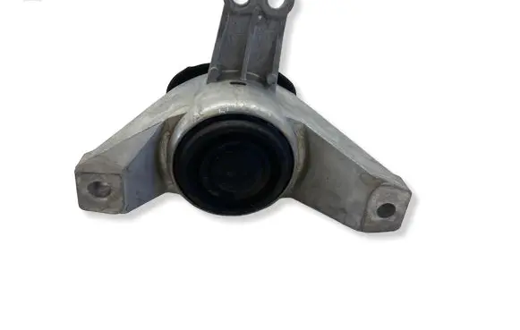 KIA Sportage Engine mount bracket 21815N9110