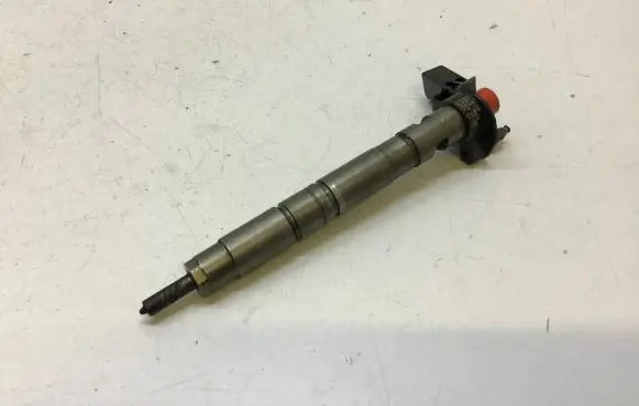 Volkswagen PASSAT B6 Fuel injector 0445116030 03L130277