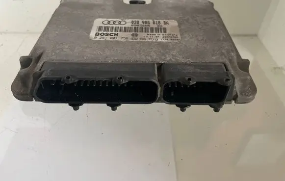 Audi A3 S3 8L Engine control unit/module 038906018BA 9728SA3 081001756