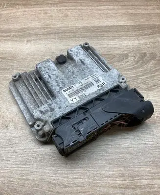 Opel Vectra C Engine control unit/module ECU 55193967 0281011915