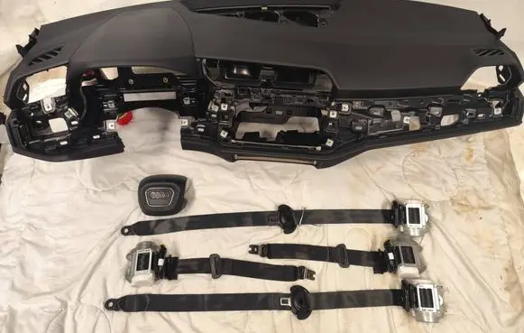 Audi Q3 F3 Dashboard AUDIQ383AKONSOLA