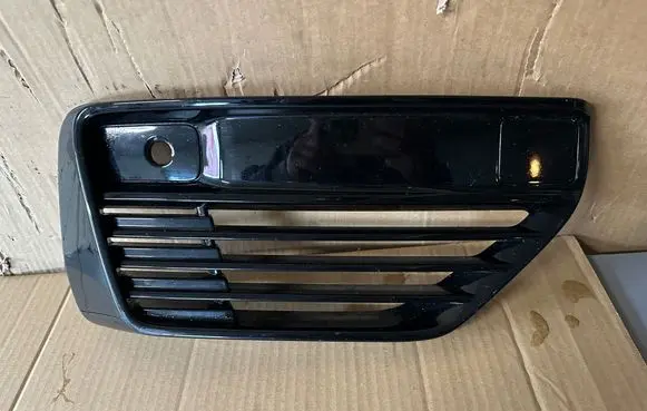 Volvo XC90 Front bumper lower grill 32345479