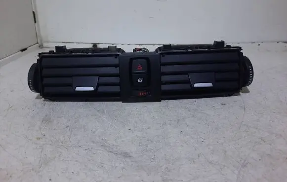 BMW 3 F30 F35 F31 Dash center air vent grill 9218552 508835