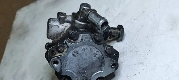 Audi A4 S4 B6 8E 8H Power steering pump 91128