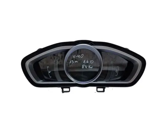 Volvo V40 Speedometer (instrument cluster) 31412271 P31412271