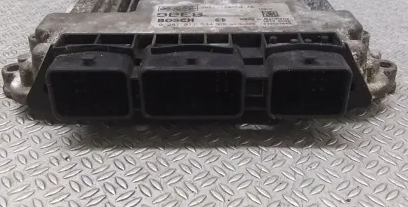 Mazda 3 I Engine control unit/module 4M6112A650AB