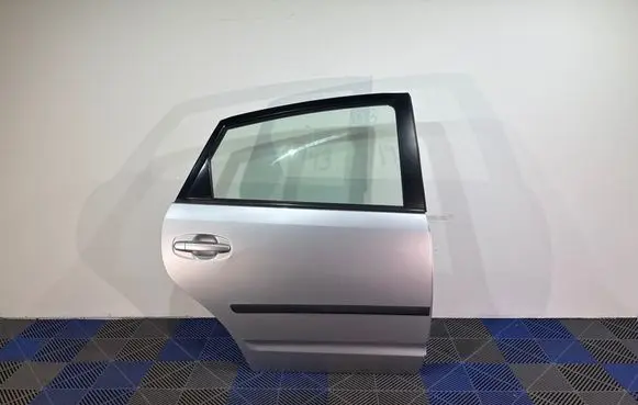 Toyota Prius (XW20) Rear door