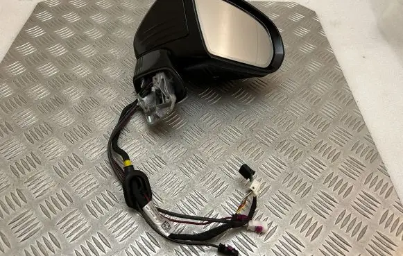 Mercedes-Benz CLS C257 Front door electric wing mirror A2578103600