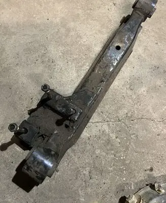 Nissan Terrano Gearbox mounting bracket