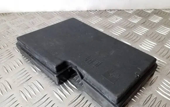 Ford Focus Fuse box cover AV6T14A076AB