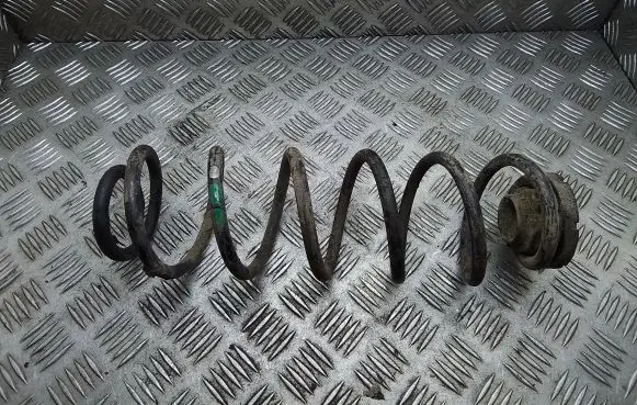 Volkswagen Golf IV Rear coil spring