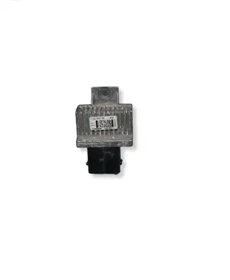 Renault Clio IV Glow plug pre-heat relay 110678071R 30BDF6