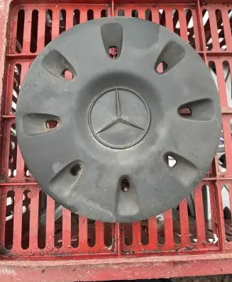 Mercedes-Benz Vito Viano W639 Original wheel cap A6394010825