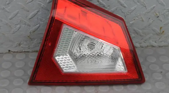Suzuki Vitara (LY) Tailgate rear/tail lights LAMPAKLAPYVITARA3