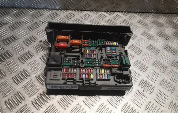 BMW 3 E92 E93 Fuse box set 9119444