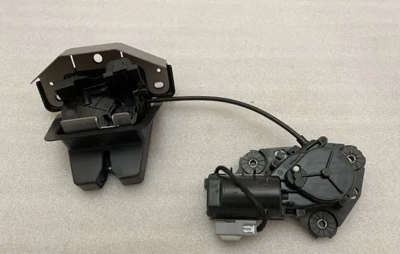 Volvo XC60 Tailgate/trunk/boot lock/catch/latch 31349975
