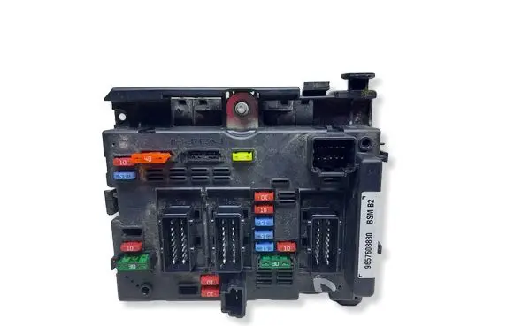 Peugeot 206 Fuse module 9657608880KASACJ 9657608880