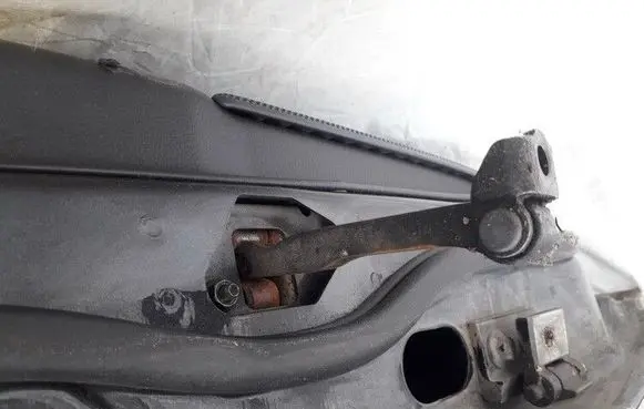 Volvo V70 Rear door check strap stopper