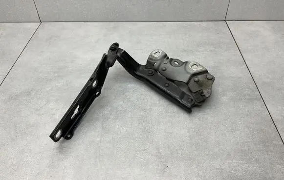 Audi A3 S3 8V Engine bonnet/hood hinges 8V0823301F