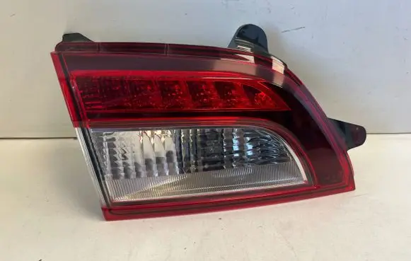 Subaru Outback (BS) Tailgate rear/tail lights 946073