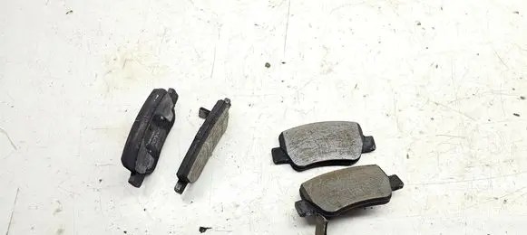 Toyota Avensis T270 Brake pads (rear) 
