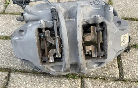 Audi Q5 SQ5 Front brake caliper 80A615105Q