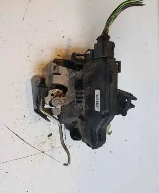 Audi A6 S6 C5 4B Front door lock 4B1837015G