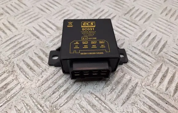 Toyota Avensis T270 Tow bar trailer control unit/module 5C130 031398 5c031v0303