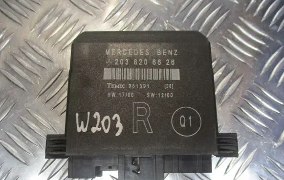 Mercedes-Benz C W203 Door control unit/module 2038206626