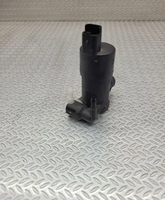 Opel Mokka B Windscreen/windshield washer pump 9825893480