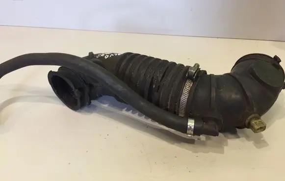 Volvo S40, V40 Air intake hose/pipe 30613584