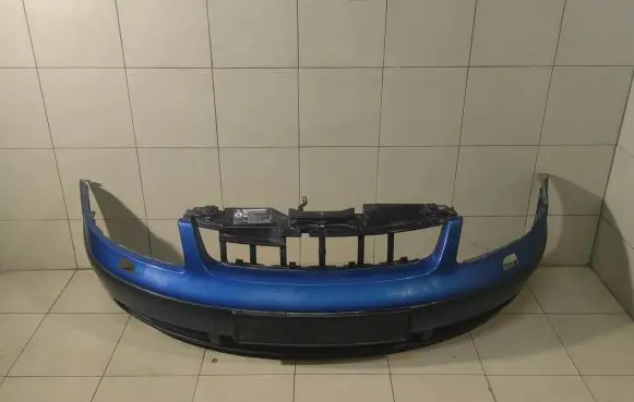 Volkswagen PASSAT B5 Front bumper 3B0805903