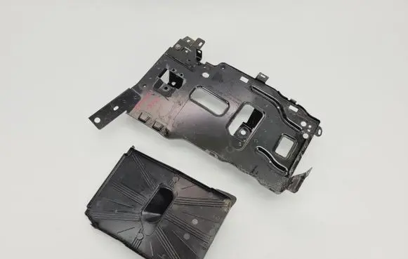 Peugeot Expert Battery box tray 9815288580