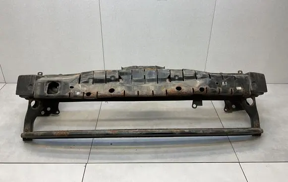 Volkswagen PASSAT B7 Front bumper cross member
