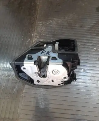 Mini Cooper Countryman R60 Front door lock 7318423