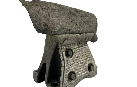 Engine mounting bracket