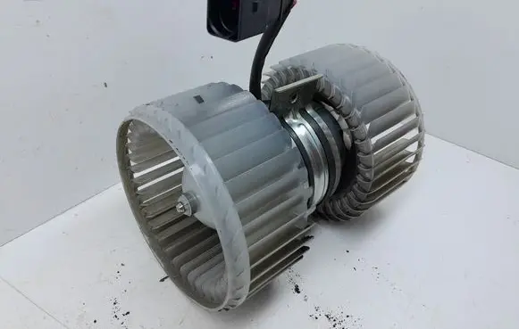 Volkswagen Phaeton Heater fan/blower 0130111045